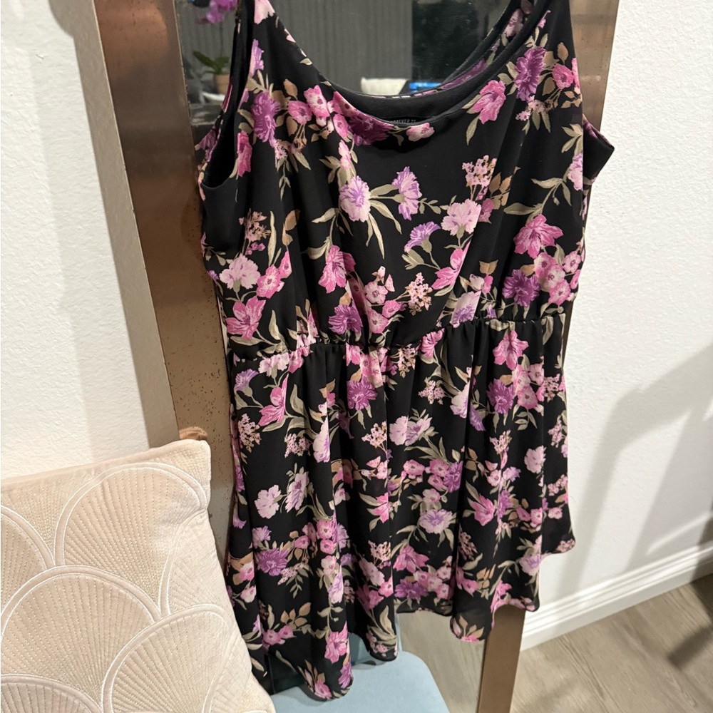 Forever 21 Pink Floral Sleeveless Dreds Top